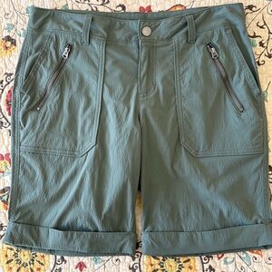 Athleta Sage Green Shorts.  Sz 8
